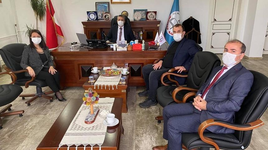 Başkan Tekin İl Milli Eğitim M&uuml;d&uuml;r&uuml; &Ccedil;elik&rsquo;i ziyaret etti