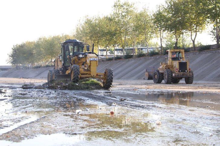 Sarıçam Deresi temizlendi G1