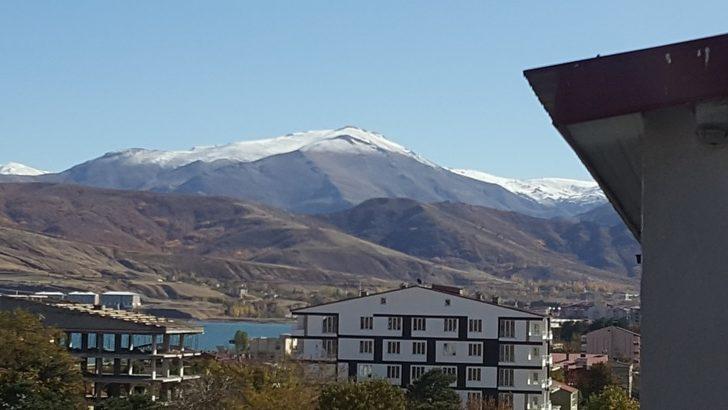 Tatvan’da yüksek kesimler beyaza büründü G3