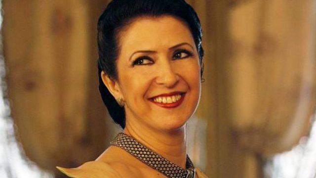 Melihat Gülses'in göğüs dekoltesine TRT'den sansür