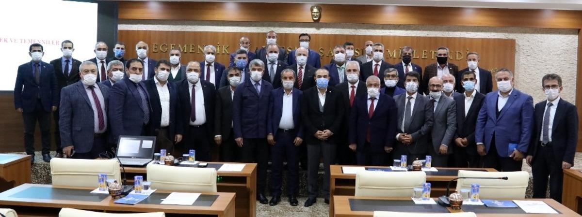 Başkan Sekmen: &ldquo;Şehrimizi yatırımlarla nakış nakış işliyoruz&rdquo;