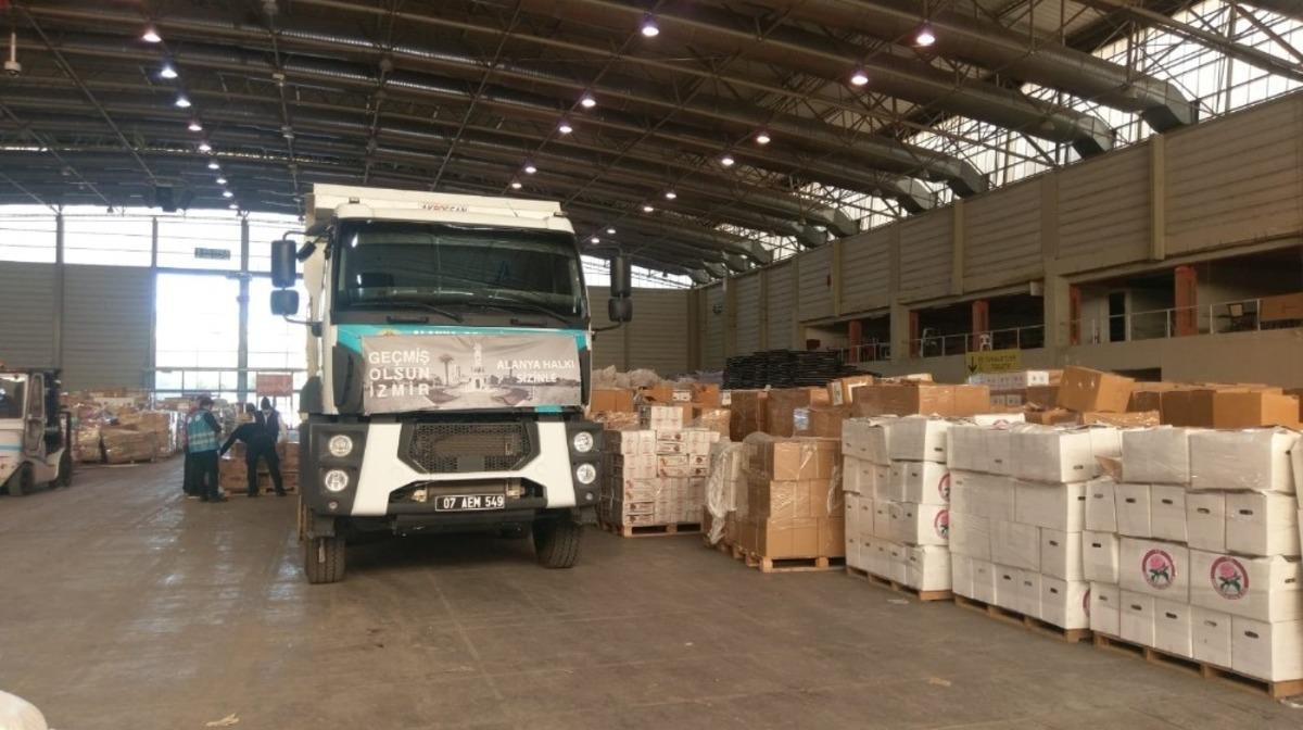 Alanya&rsquo;nın yardımları İzmir&rsquo;e ulaştı