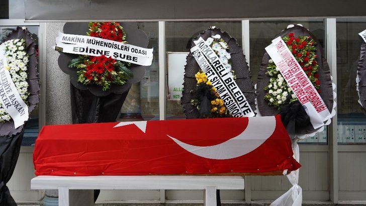 Covid-19’dan yaşamını yitiren belediye başkan yardımcısı toprağa verildi G1