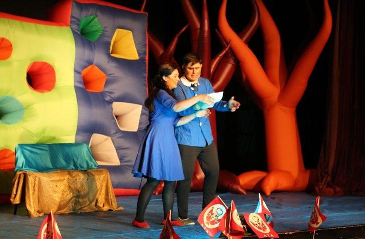 Maltepe’de  Gazi Mustafa Kemal Atatürk “Anıtkabir Yolunda” isimli çocuk tiyatro oyunuyla anıldı G5