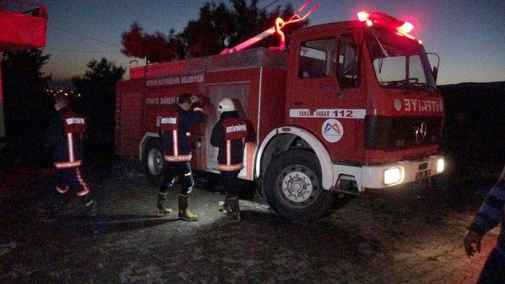 Müstakil evin deposunda çıkan yangın paniğe neden oldu G5