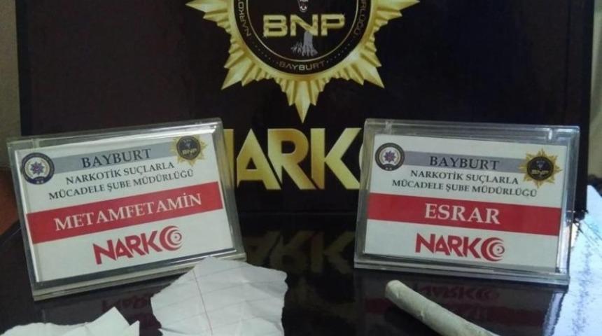 Bayburt’ta bir miktar metamfetamin ve esrar ele geçirildi