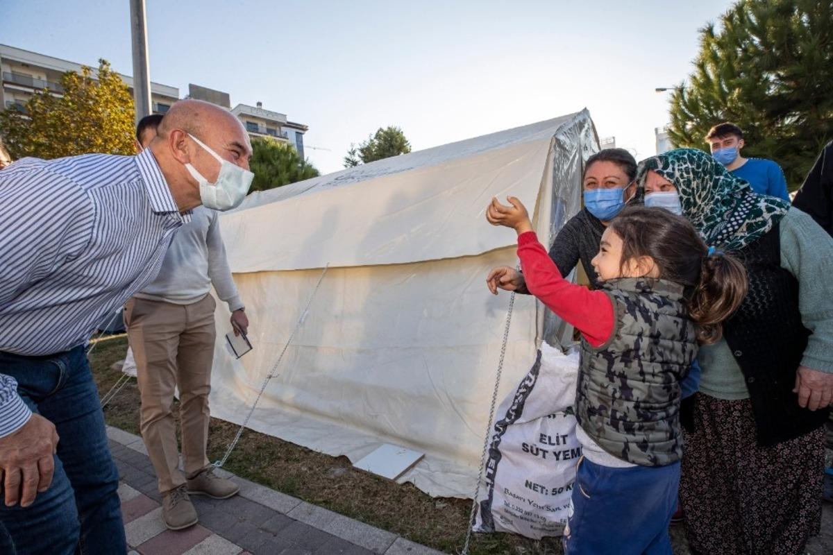 Başkan Tun&ccedil; Soyer&rsquo;den depremzedelere: "Hep yanınızda olmaya devam edeceğiz"