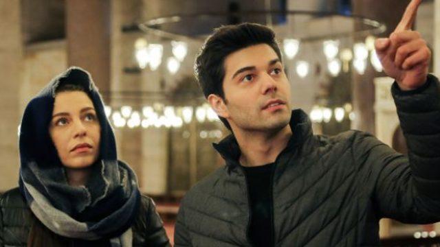 Sette başlayan aşkı öğrendi sevgilisinin evini bastı!