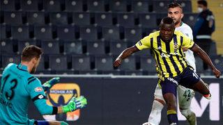 Fenerbahçe'de Samatta'nın performansı şaşkınlık yarattı