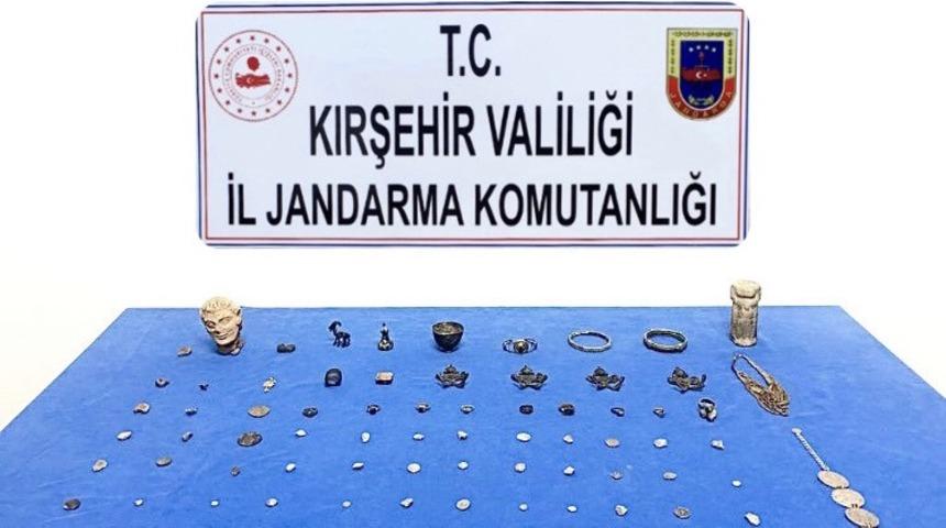 Akpınar ve Kaman il&ccedil;elerinde tarihi eser operasyonu