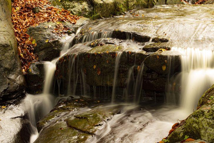 Kabaceviz Şelaleleri sonbahar renkleriyle büyülüyor G1