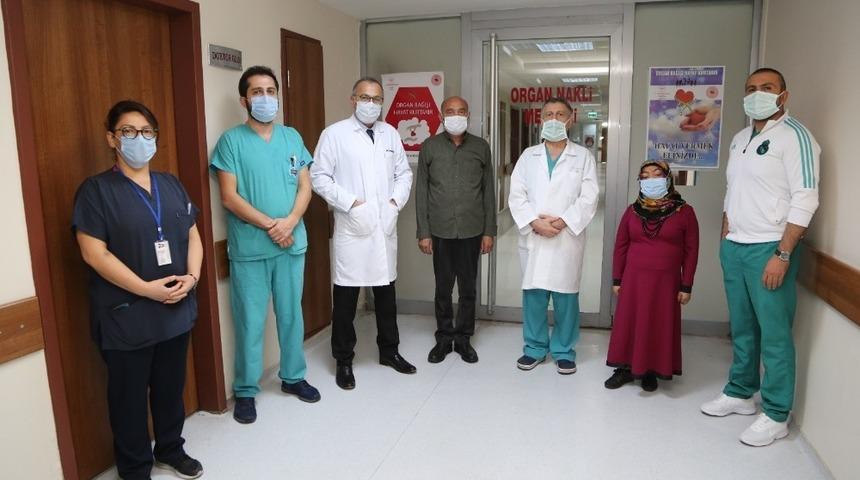 ER&Uuml; Hastanelerinde b&ouml;brek nakli yapılan iki hasta sağlığına kavuştu