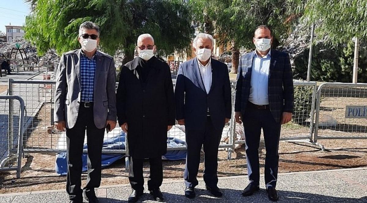 Depremde zarar g&ouml;ren Balıkesirlilere sahip &ccedil;ıktılar