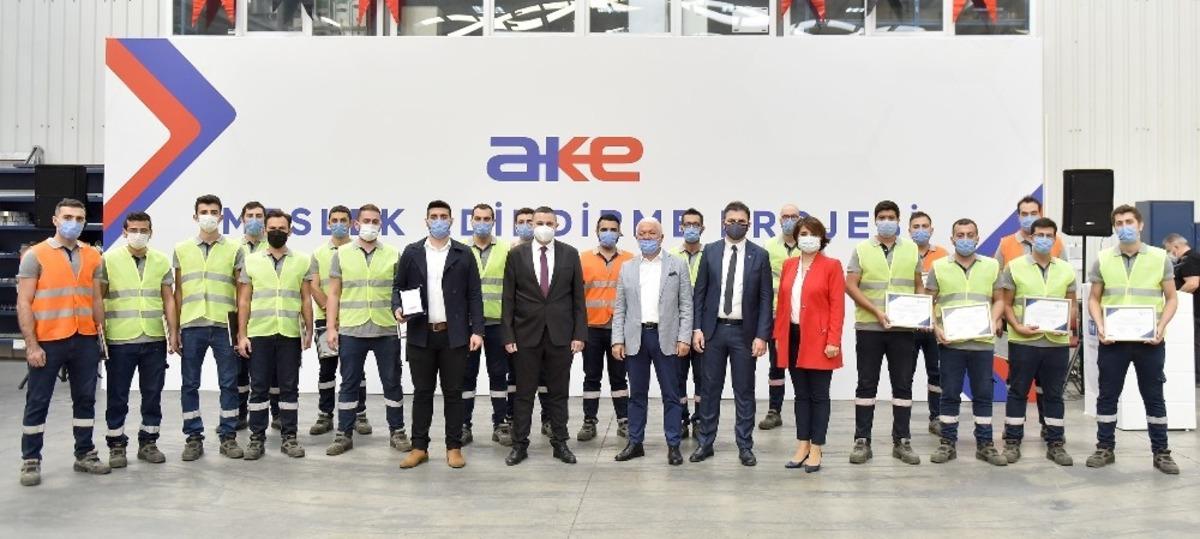 OSB&rsquo;de bulunan AKE firması, 20 deneyimsiz m&uuml;hendisi ekibine dahil edecek