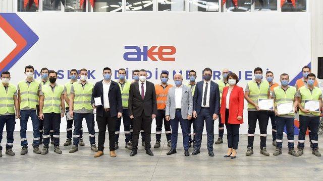 OSB’de bulunan AKE firması, 20 deneyimsiz mühendisi ekibine dahil edecek