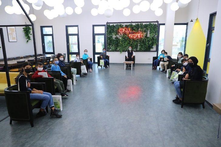 Başkan Kartoğlu çocuklara kitap okudu G3