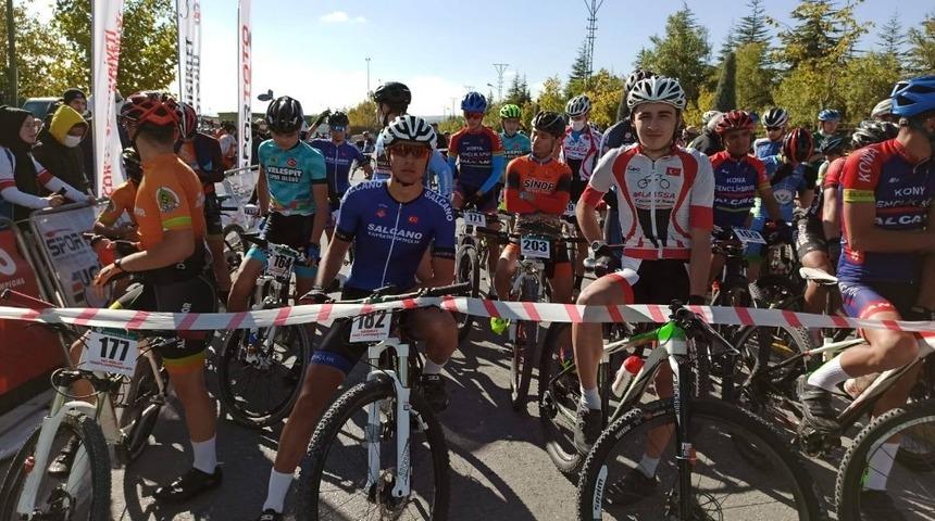 Bisiklet&ccedil;iler Konya&rsquo;dan 2 altın, 1 bronz madalya ile d&ouml;nd&uuml;