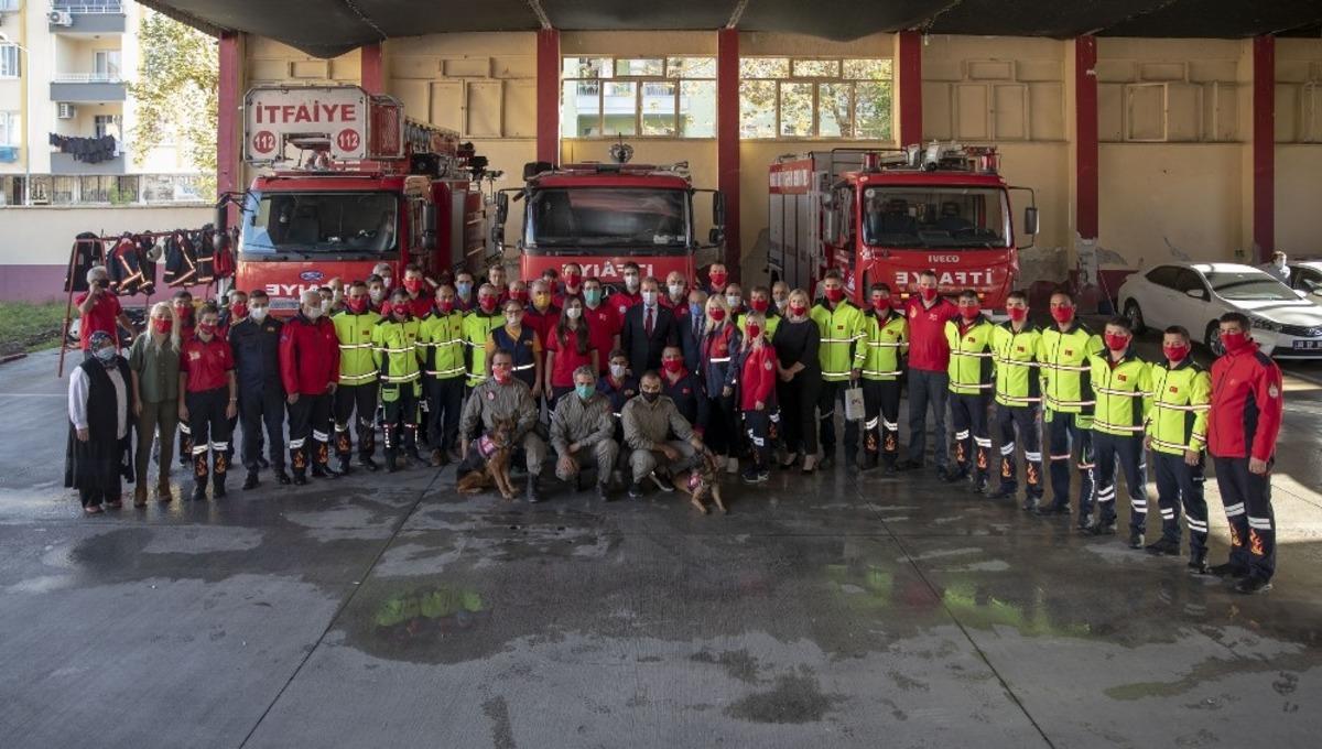 Başkan Se&ccedil;er, İzmir&rsquo;den d&ouml;nen itfaiyecilerle buluştu
