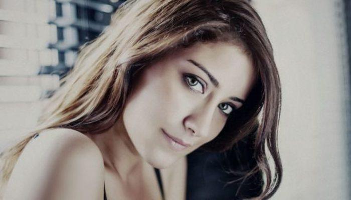 Hazal Kaya Ekranlara Geri D N Yor