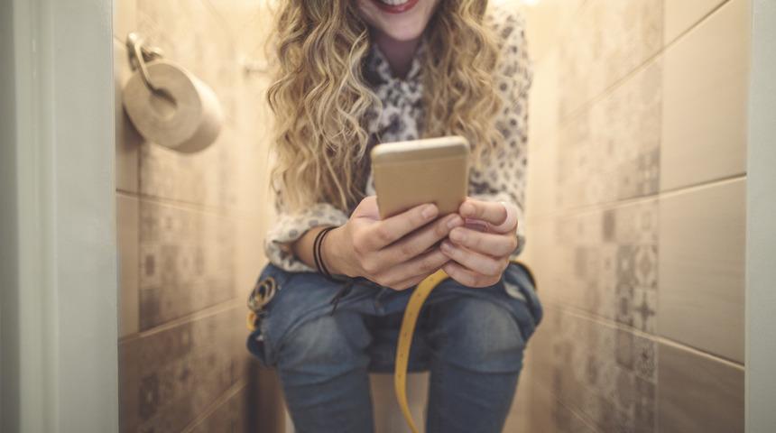 Kimse farkında değil! Tuvalete cep telefonu ile giriyorsanız mutlaka okuyun 