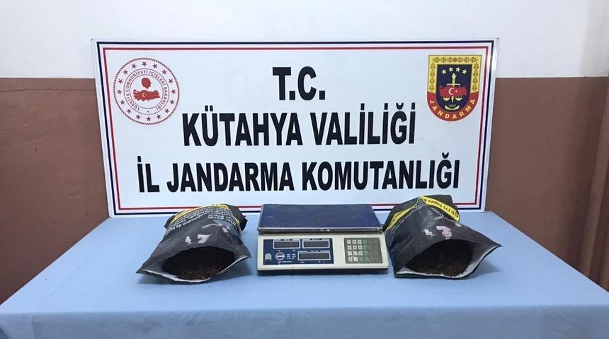 Gediz&rsquo;de bir işyerinde ka&ccedil;ak t&uuml;t&uuml;n ele ge&ccedil;irildi