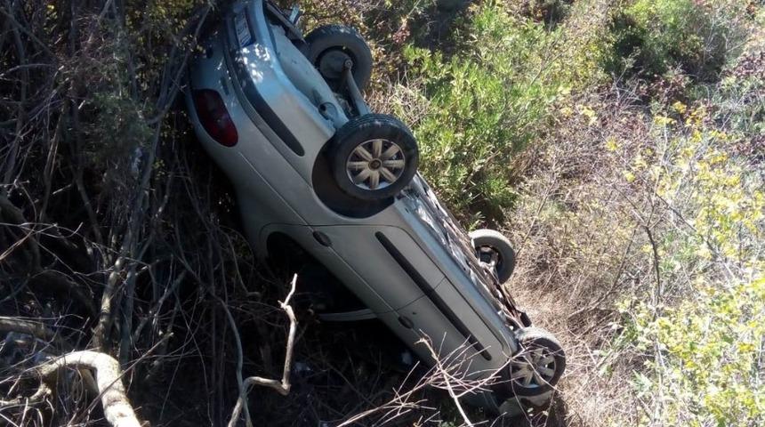 Direksiyon hakimiyetini kaybeden ara&ccedil; dereye u&ccedil;tu