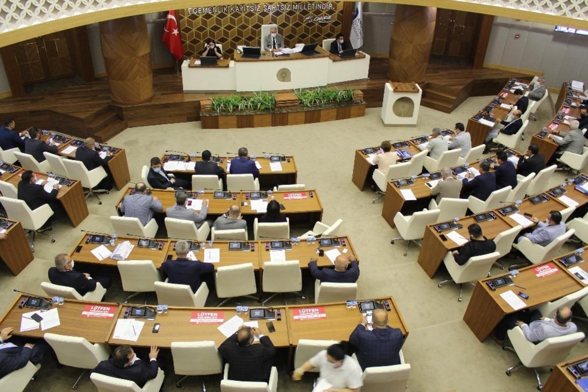 B&uuml;y&uuml;kşehir Meclisi&rsquo;nin g&uuml;ndemi Başkan B&ouml;cek oldu