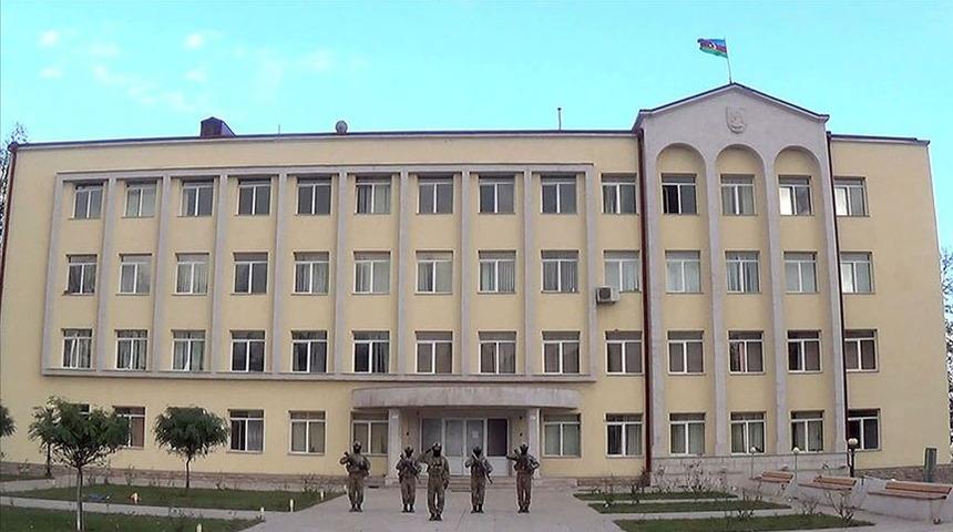 Şuşa'da 28 yıl sonra Azerbaycan bayrağı dalgalandı!