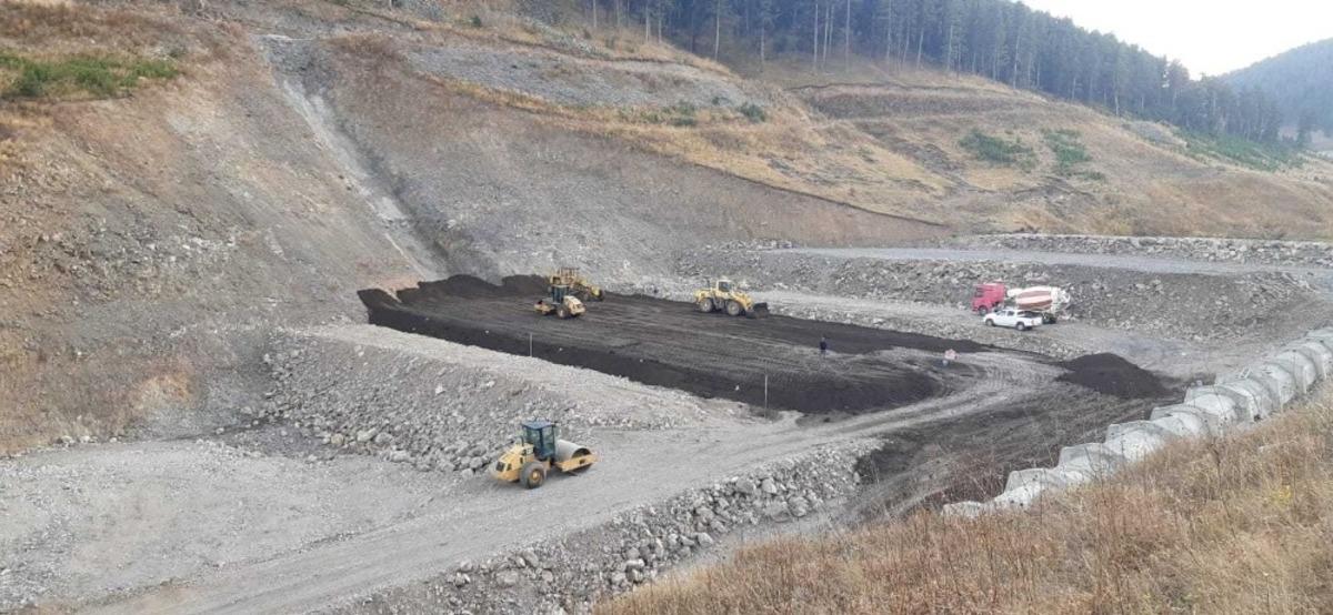 Sarıkamış 7 Kasım Barajı&rsquo;nda &ccedil;alışmalar aralıksız devam ediyor