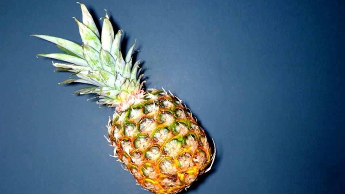 ananas nasil kesilir ananas kesmenin ve dilimlemenin kolay yolu nedir