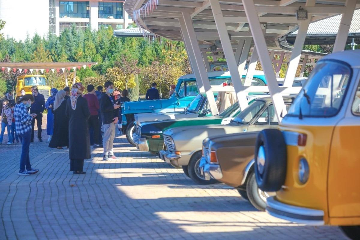 KB&Uuml;&rsquo;de Ara&ccedil; M&uuml;zesi&rsquo;ne yoğun ilgi