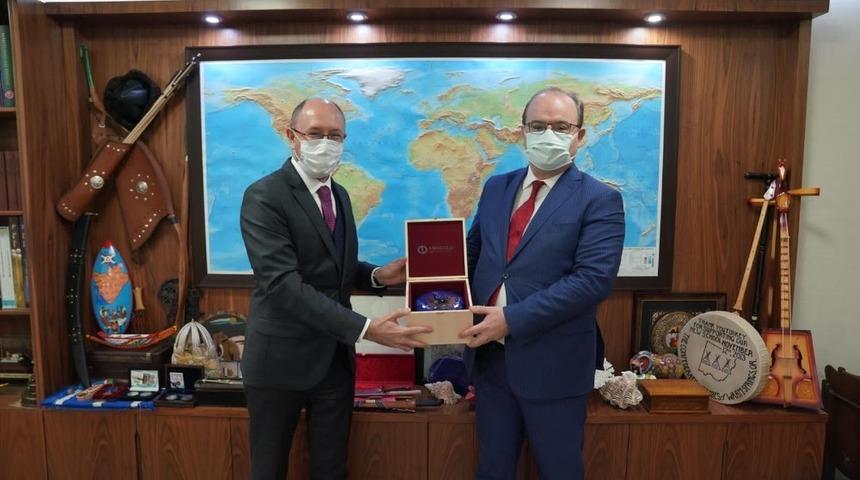 Rekt&ouml;r Erdal, Bakan Yardımcısı &Ccedil;am&rsquo;ı ziyaret etti