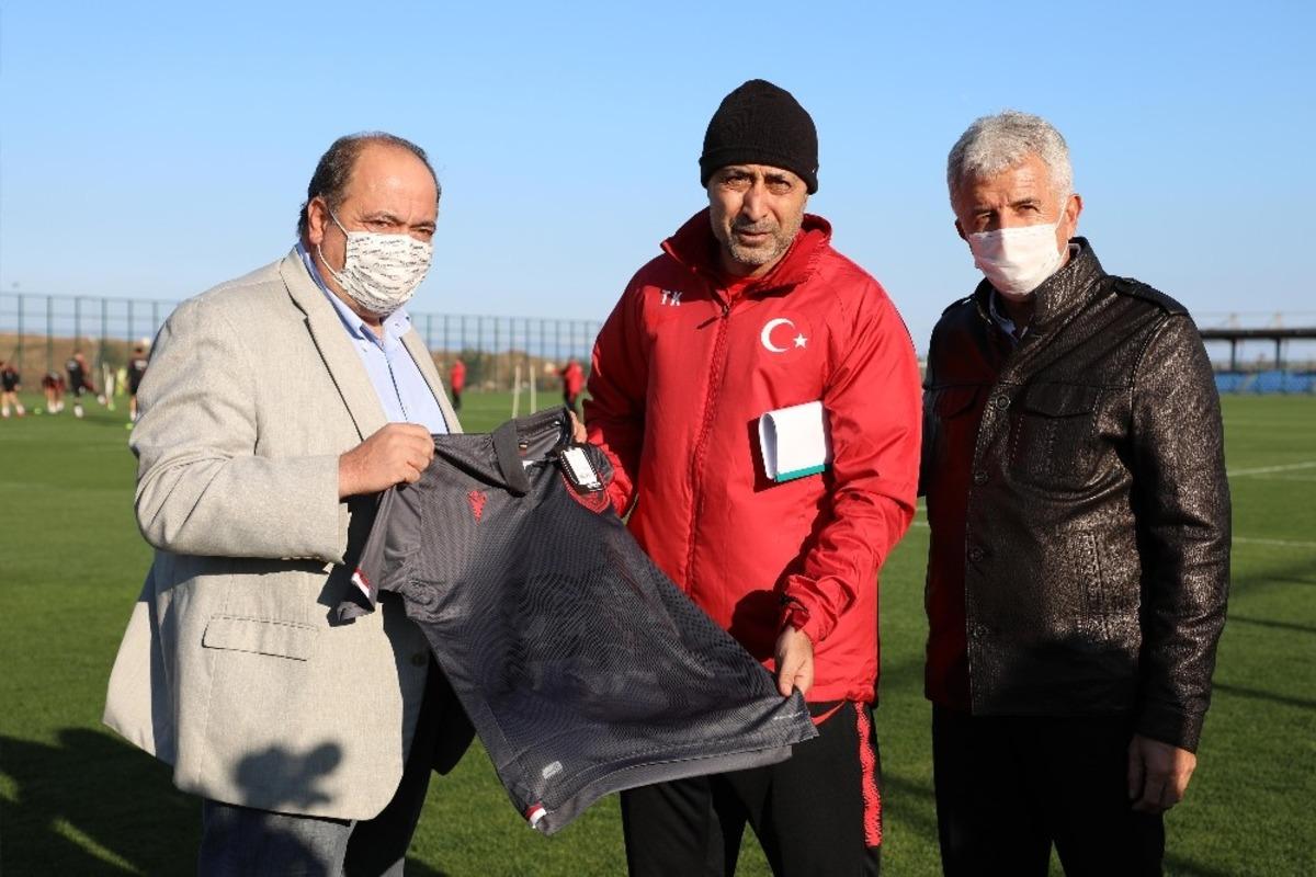 Tolunay Kafkas: &ldquo;Bu forma benim i&ccedil;in &ouml;zel"