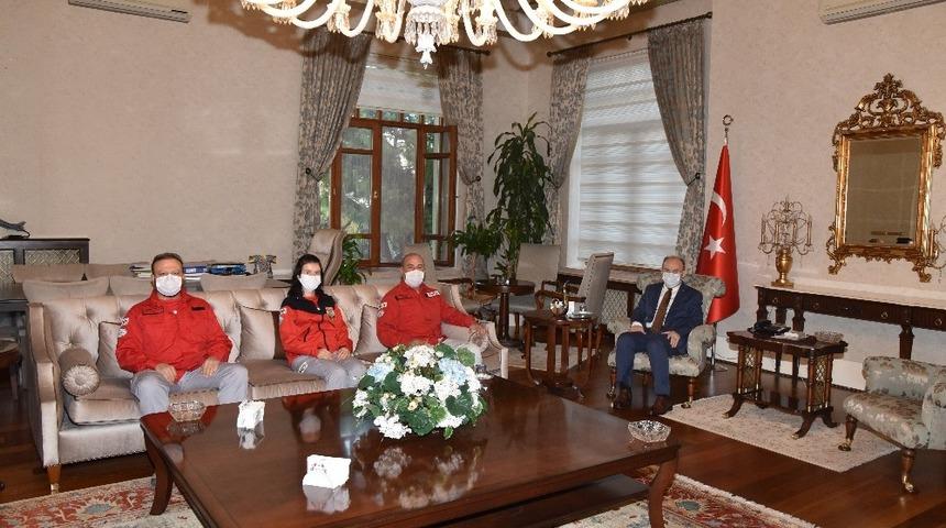 Manisa AKUT üyeleri Vali Karadeniz’e bilgi verdi