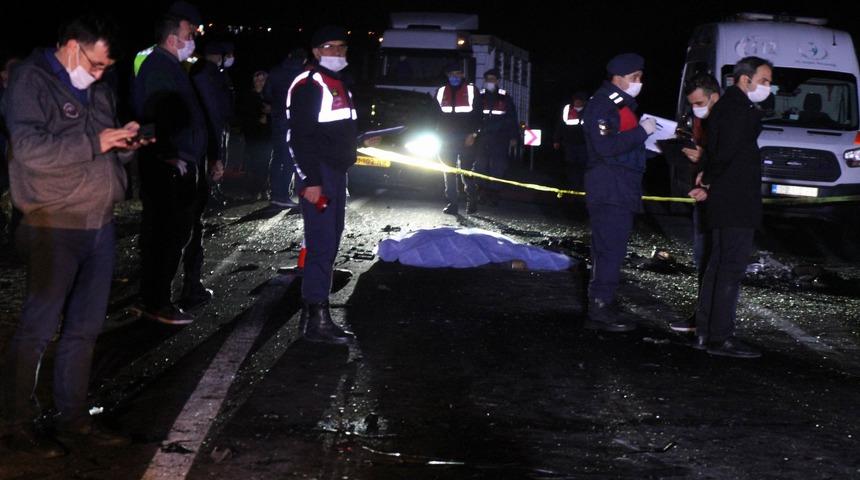 Nevşehir&rsquo;de hatalı sollama &ouml;l&uuml;m getirdi: 4 &ouml;l&uuml;, 3 yaralı