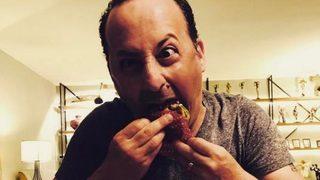 Tolga Çevik'in eşinden güldüren not