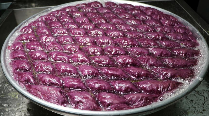 Baklavanın içine öyle bir şey kattı ki şimdi siparişlere yetişemiyor!