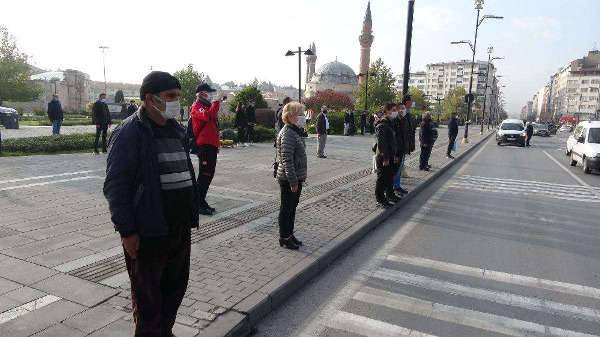 Sivas&rsquo;ta 09.05&rsquo;te hayat durdu