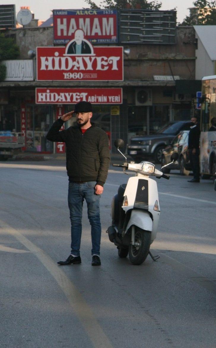 Afyonkarahisar’da saatler 09.05’i gösterdiğinde adeta hayat durdu G4