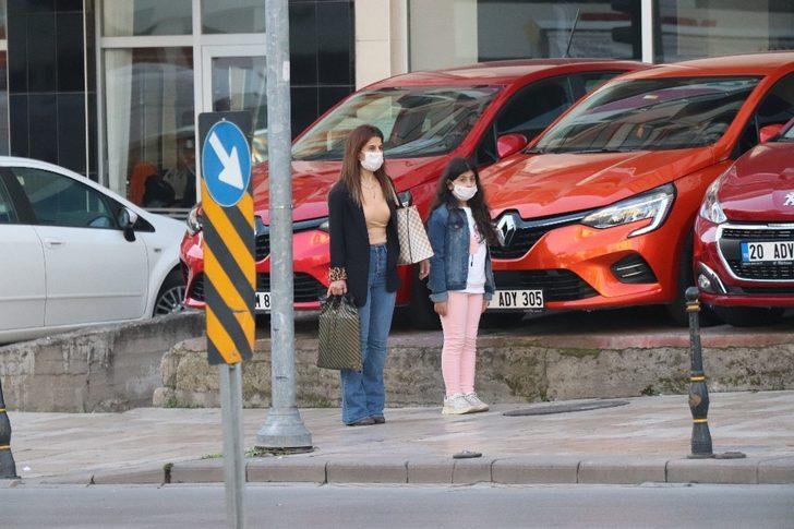 Denizli’de 09.05’te çalan sirenle birlikte hayat 2 dakikalığına durdu G2