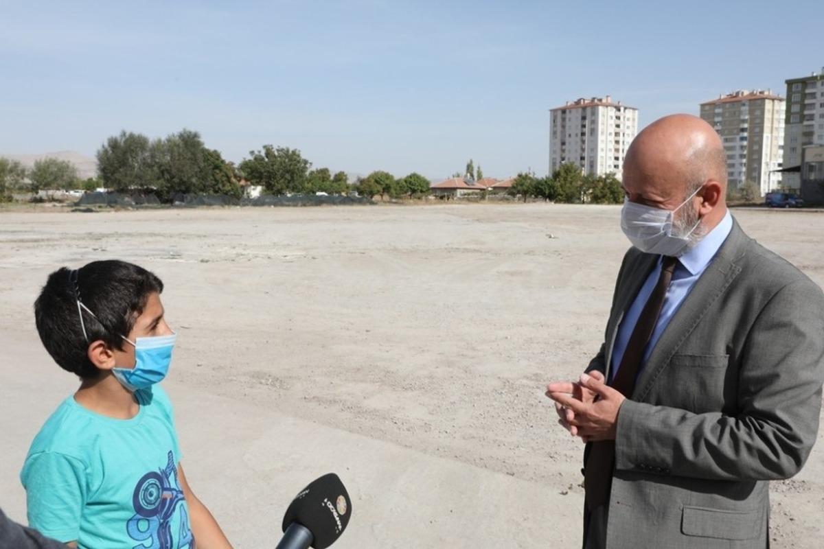 Kocasinan&rsquo;da gen&ccedil;ler ve &ccedil;ocuklar istiyor, Başkan &Ccedil;olakbayrakdar yapıyor