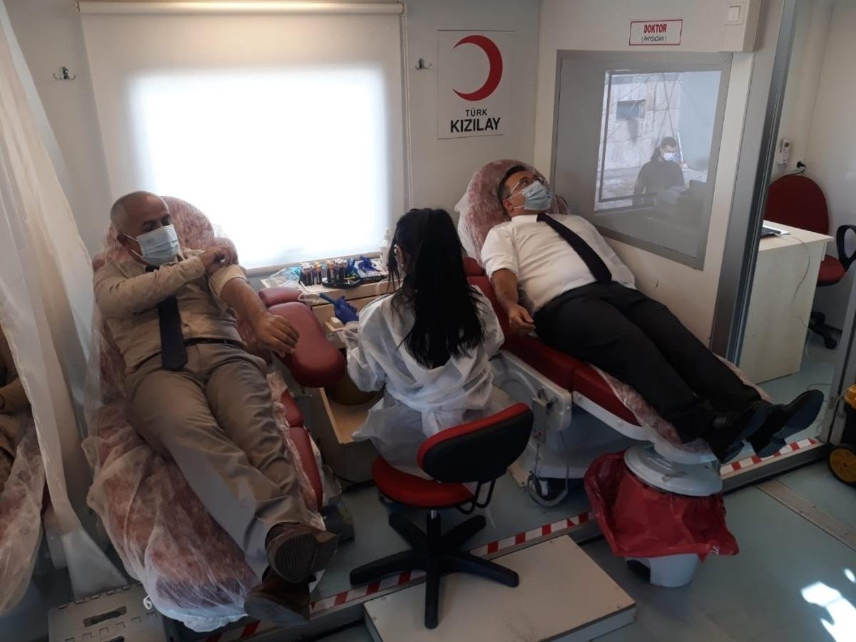 &Ccedil;aldıran&rsquo;da kan bağışına b&uuml;y&uuml;k ilgi