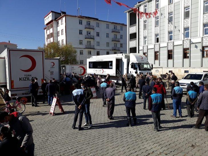 Çaldıran’da kan bağışına büyük ilgi G3