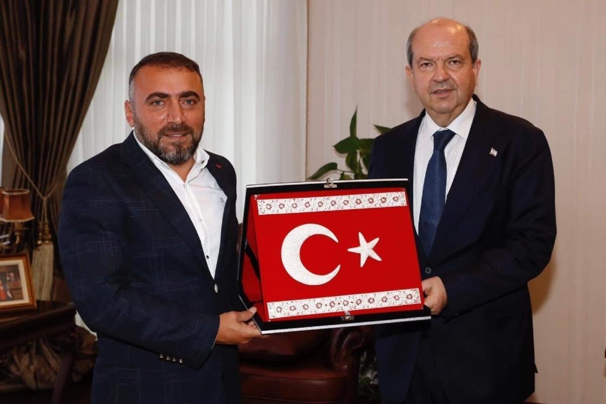 Yavru Vatan&rsquo;da yaşayan Trabzonsporlu &ccedil;ocukların forma sevinci