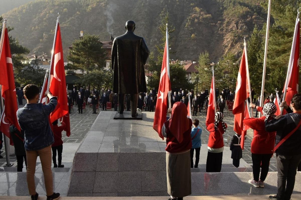 Gazi Mustafa Kemal Atat&uuml;rk vefatının 82. yılında G&uuml;m&uuml;şhane&rsquo;de anıldı