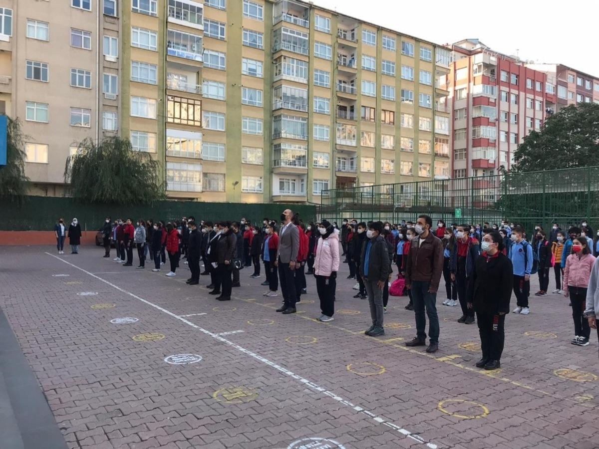 Ortaokul &ouml;ğrencileri uzaktan eğitim ile 20 g&uuml;nde 10 Kasım&rsquo;a hazırlandı