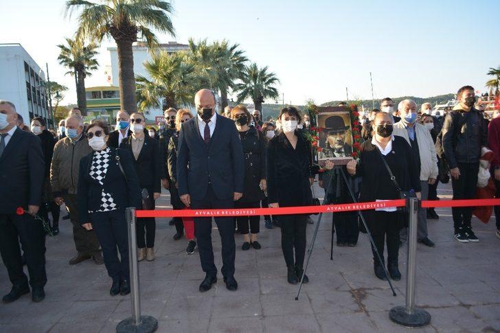 Ayvalık’ta Atatürk’ün 82. yıldönümü hüznü G4