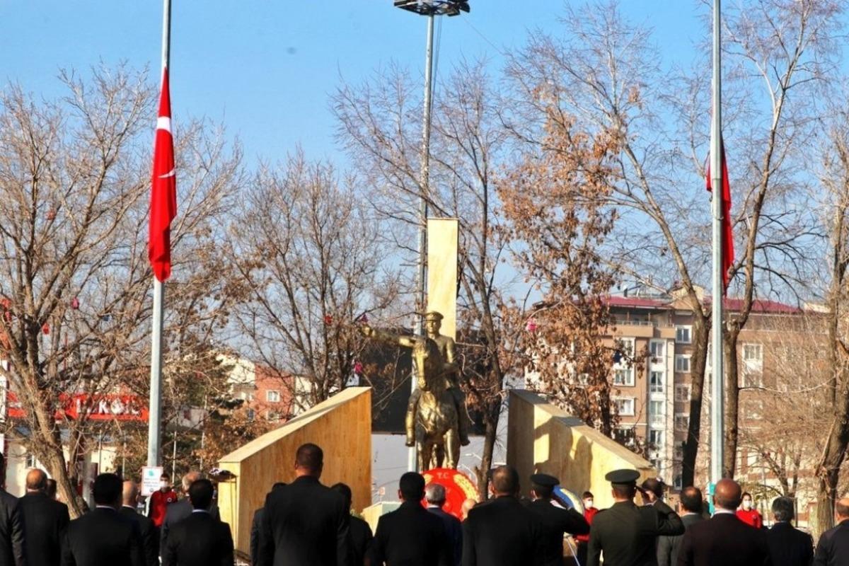 Ağrı&rsquo;da 10 Kasım Atat&uuml;rk&rsquo;&uuml; anma t&ouml;reni d&uuml;zenlendi