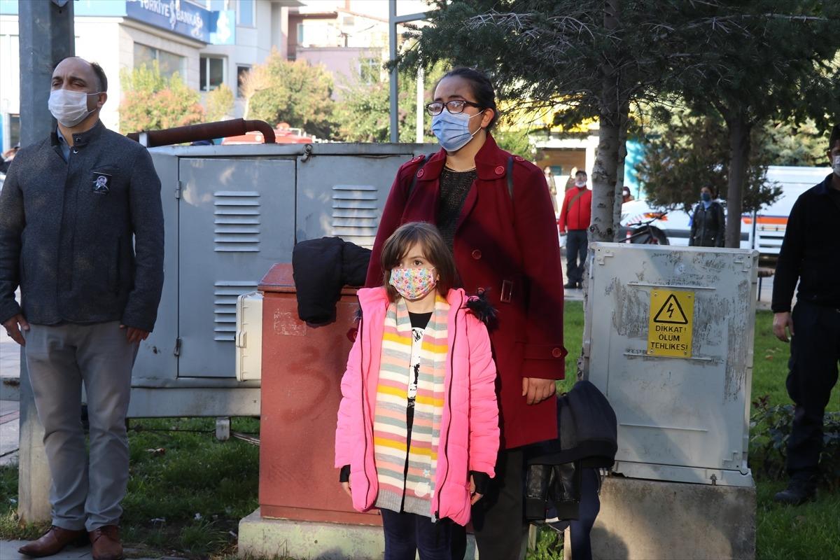 B&uuml;y&uuml;k &Ouml;nder Atat&uuml;rk'&uuml; anıyoruz