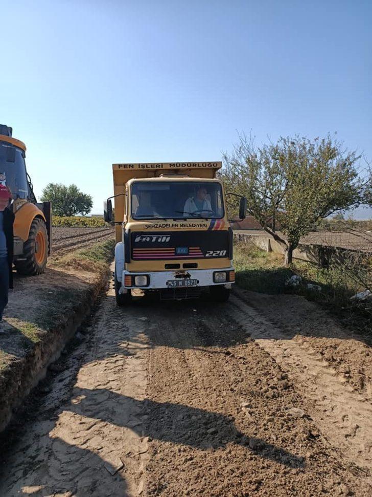 Şehzadeler’de ova yolu düzenlemesi 4 bin kilometre aştı G2